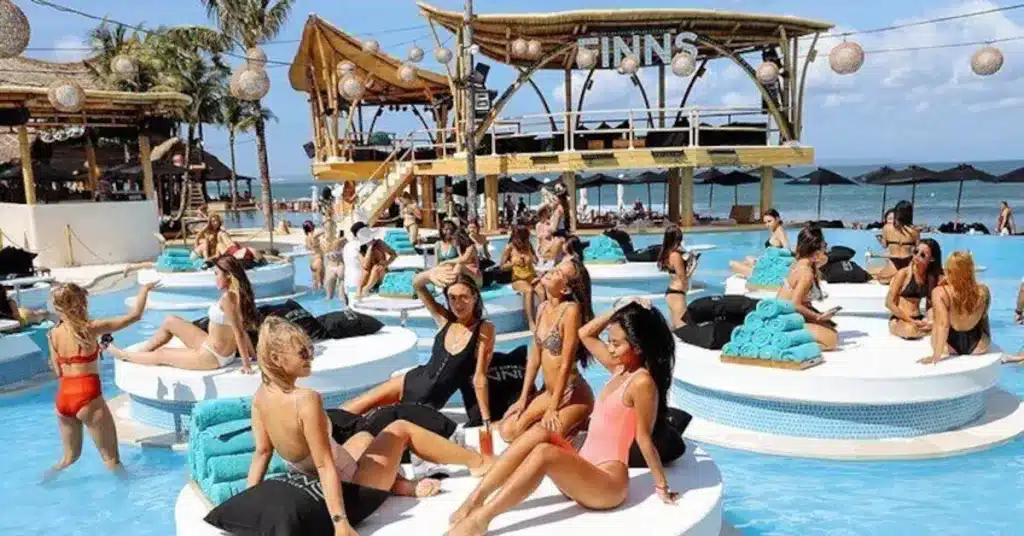 Finns beach club bali